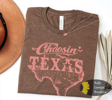 Load image into Gallery viewer, Choosin' Texas Pink Western Country Music Concert T-Shirt
