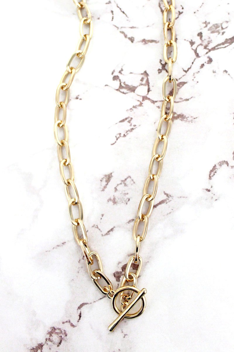 Oval Link Chain Toggle Necklace
